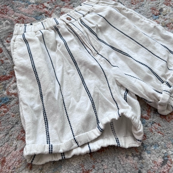 Cute Roxy Shorts - Picture 2 of 5